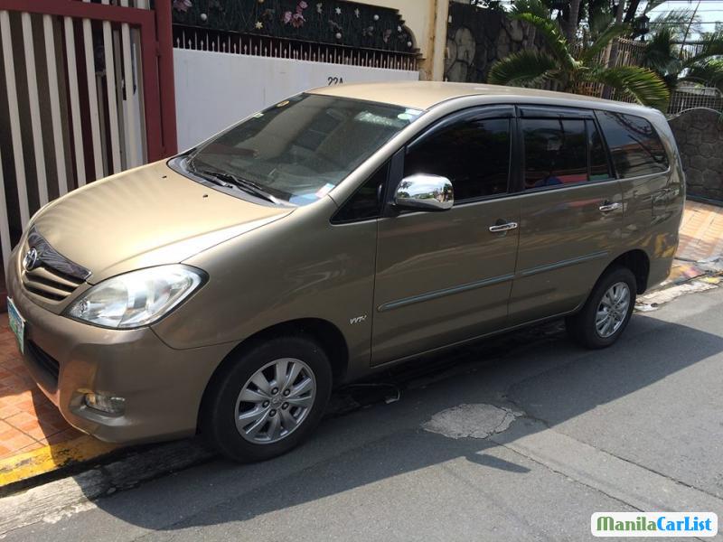 Pictures of Toyota Innova Automatic 2010