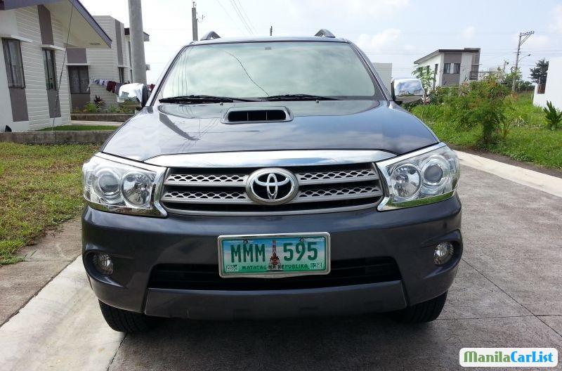 Toyota Fortuner Automatic 2009 - image 2