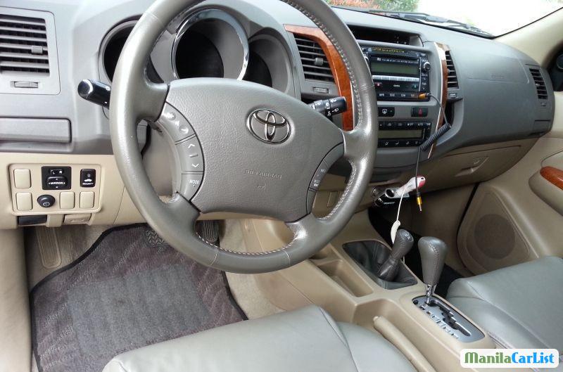 Toyota Fortuner Automatic 2009 - image 3