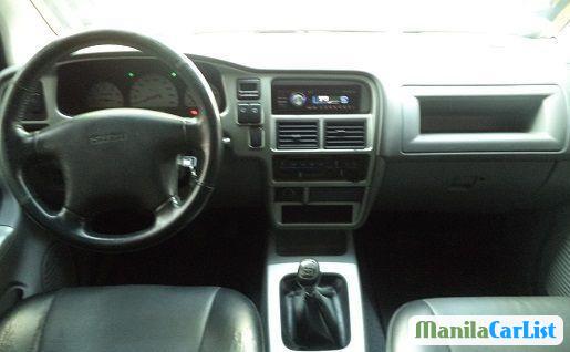 Isuzu Crosswind Manual 2006 - image 2