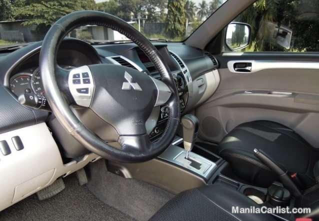 Mitsubishi Montero Sport Automatic 2010 - image 2