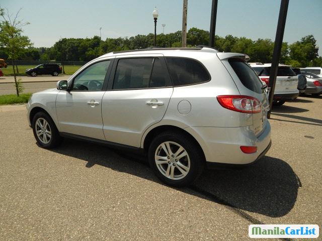 Hyundai Santa Fe Automatic 2011 in Metro Manila