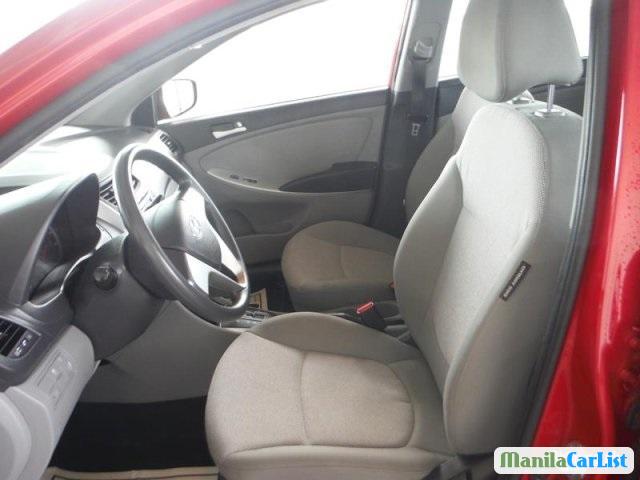 Hyundai Accent Automatic 2013 - image 5