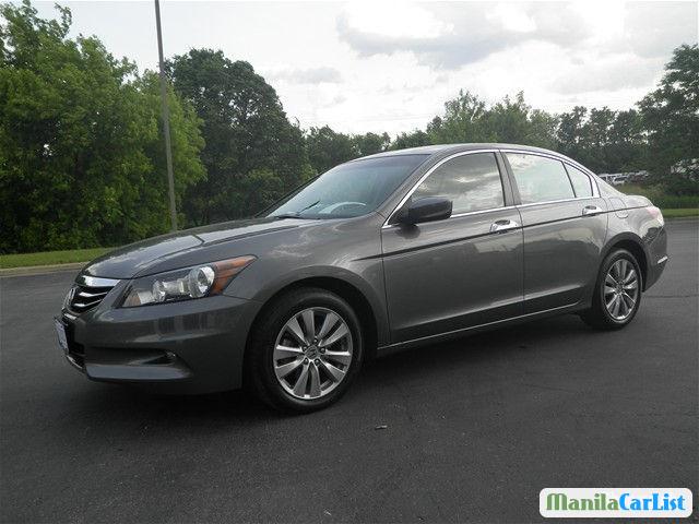 Honda Accord Automatic 2012 - image 2