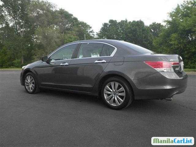Honda Accord Automatic 2012 - image 3