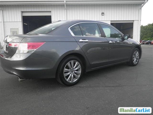 Honda Accord Automatic 2012 - image 4