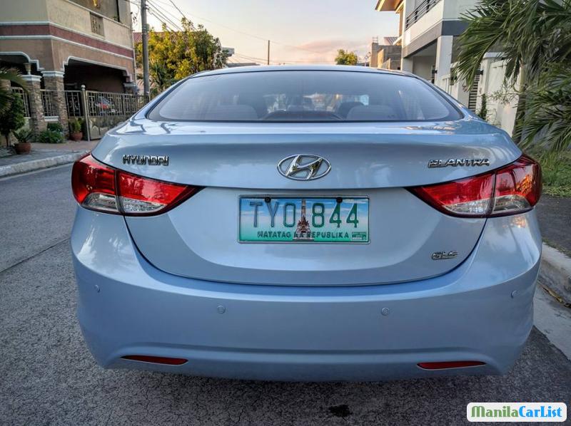 Hyundai Elantra Automatic - image 3
