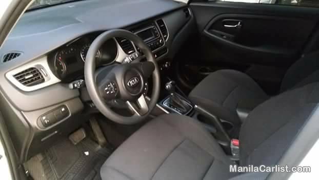 Kia Carens Automatic 2014 - image 7