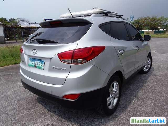 Hyundai Tucson Automatic 2010 - image 2