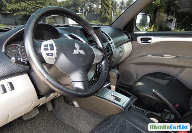 Mitsubishi Montero Sport 2010 - image 3