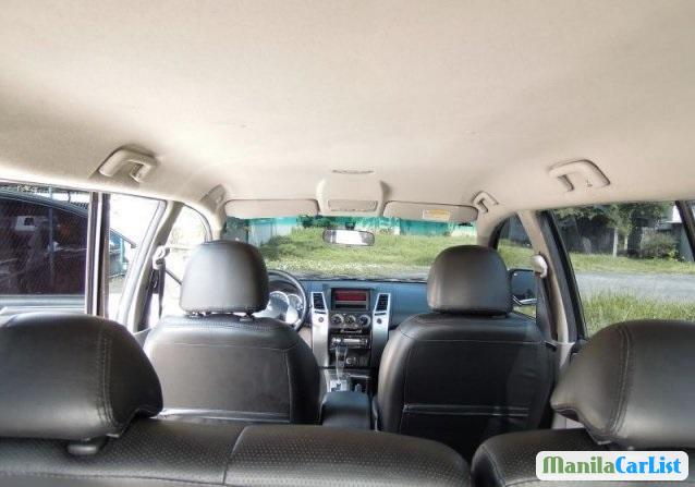 Mitsubishi Montero Sport 2010 - image 4