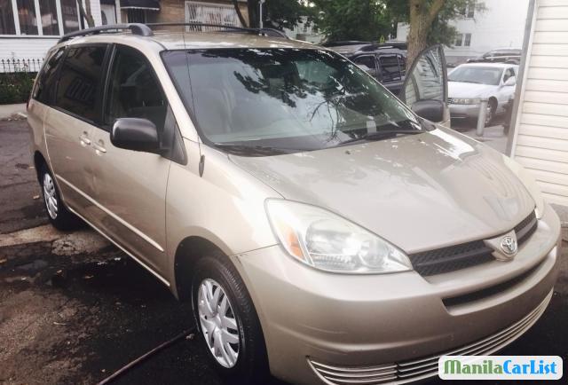 Pictures of Toyota Sienna Automatic 2004