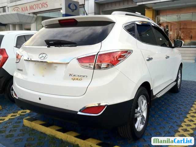 Pictures of Hyundai Tucson Automatic 2012
