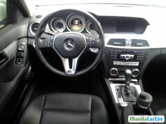 Mercedes Benz Automatic 2012 - image 2