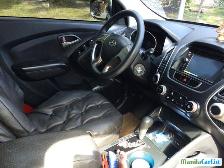 Hyundai Tucson Automatic 2010 - image 2