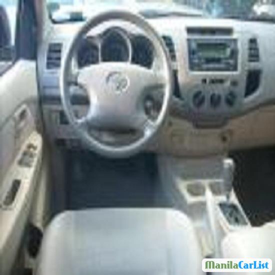 Toyota Hilux Automatic 2006 - image 2
