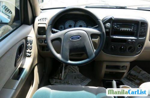 Ford Escape 2004 - image 2