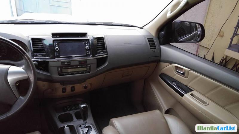 Toyota Fortuner Automatic 2013 - image 9
