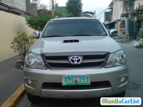 Pictures of Toyota Fortuner 2005