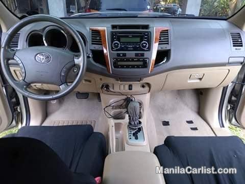 Toyota Fortuner G Automatic 2010 - image 3