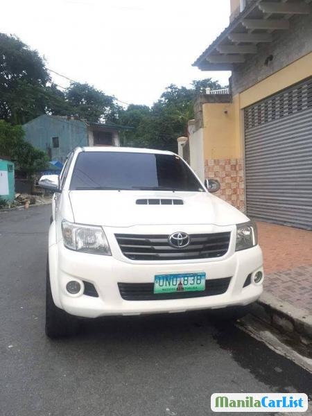 Toyota Hilux Manual 2015 in Metro Manila