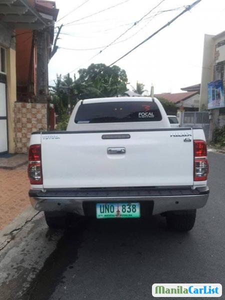Picture of Toyota Hilux Manual 2015 in Metro Manila