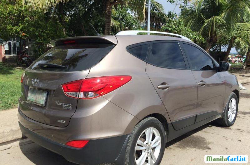 Hyundai Tucson Automatic 2010 - image 10