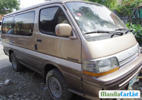 Toyota Hiace Automatic 2000 - image 2