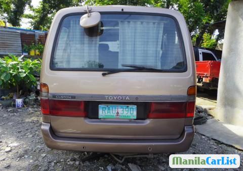 Toyota Hiace Automatic 2000 - image 3