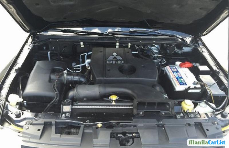 Mitsubishi Pajero Automatic 2015 - image 5
