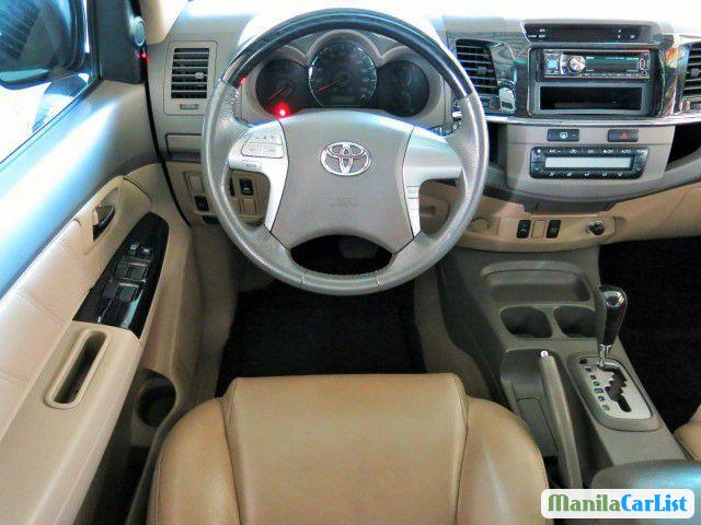 Toyota Fortuner Automatic 2012 - image 2