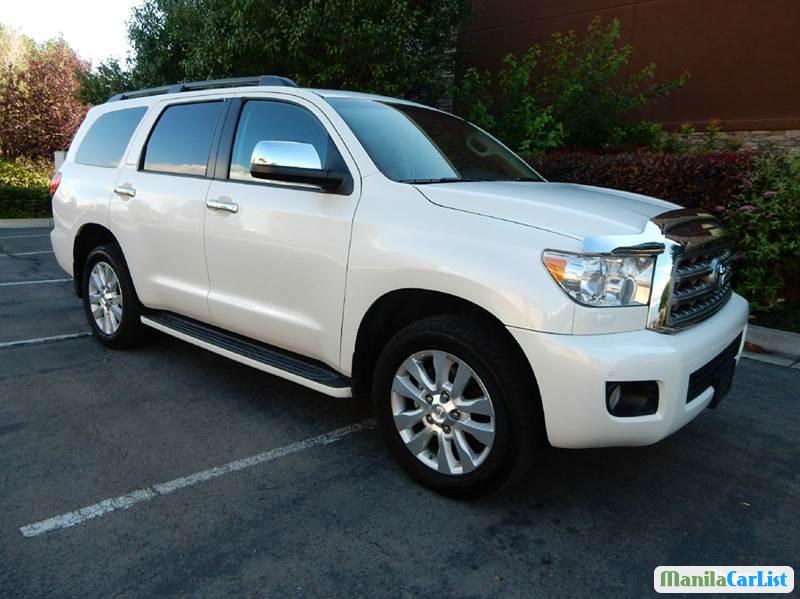 Pictures of Toyota Sequoia Automatic