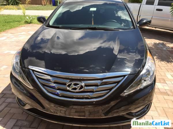 Hyundai Sonata - image 2