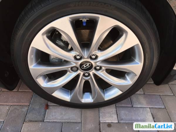 Hyundai Sonata - image 8