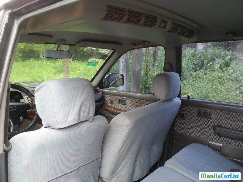 Toyota Revo Manual 2002 - image 3