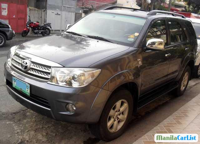 Picture of Toyota Fortuner Automatic 2011
