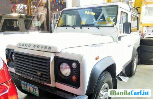 Land Rover Defender Automatic 2009 - image 2