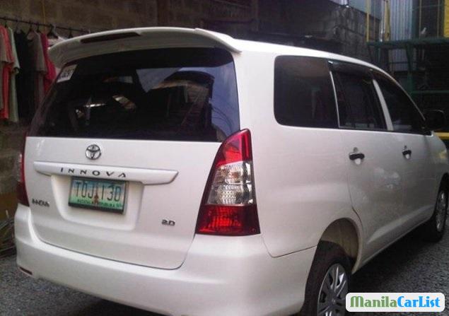 Toyota Innova 2012 - image 2
