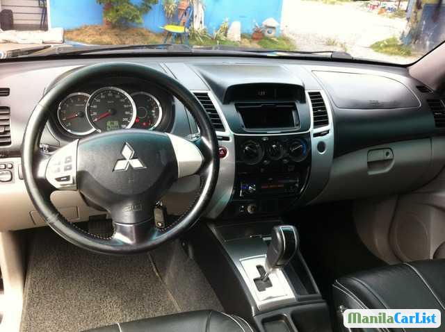 Mitsubishi Montero Sport Automatic 2010 - image 3