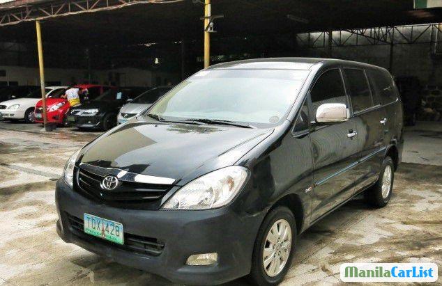 Pictures of Toyota Innova 2012